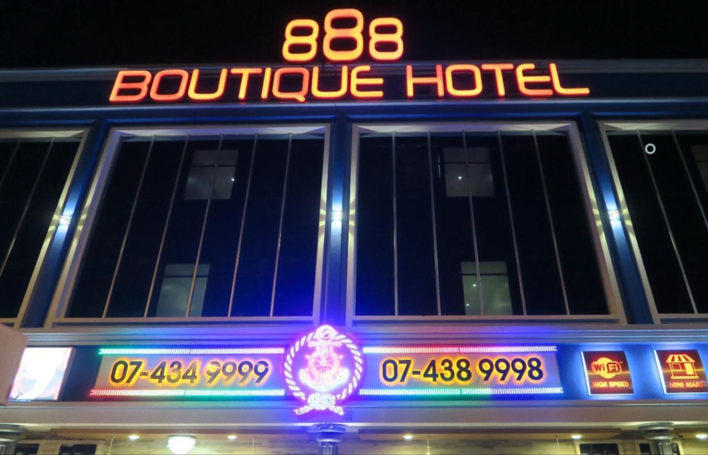 888 Boutique Hotel Batu Pahat Exterior photo