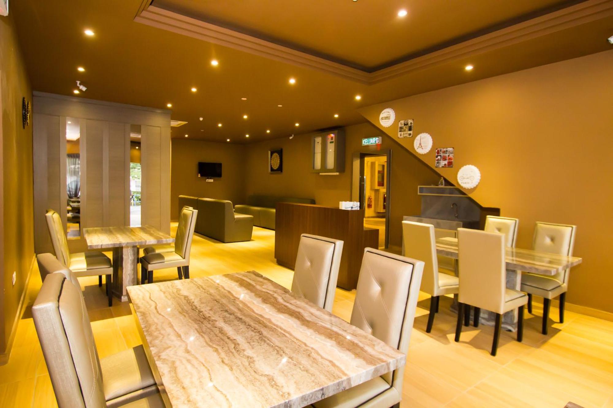 888 Boutique Hotel Batu Pahat Exterior photo