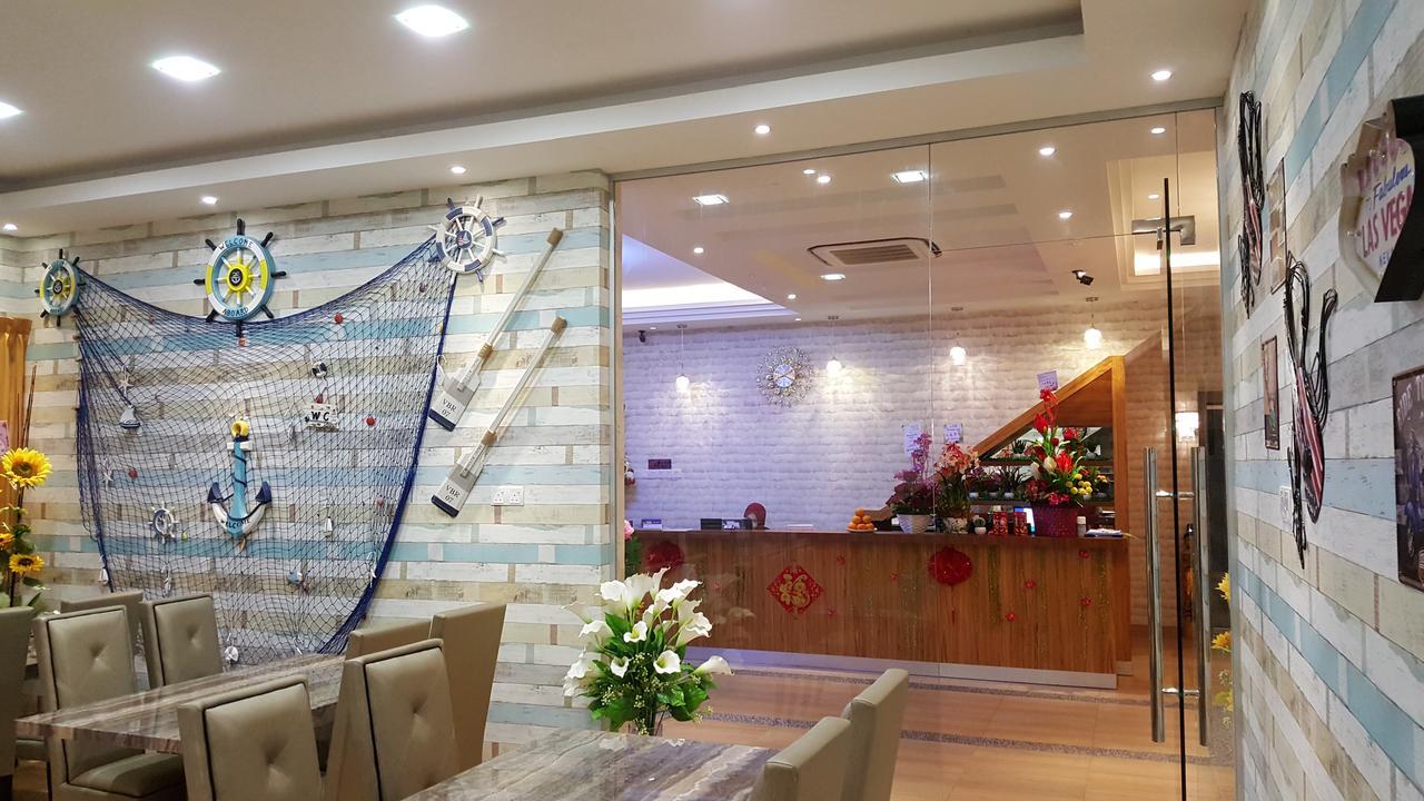 888 Boutique Hotel Batu Pahat Exterior photo